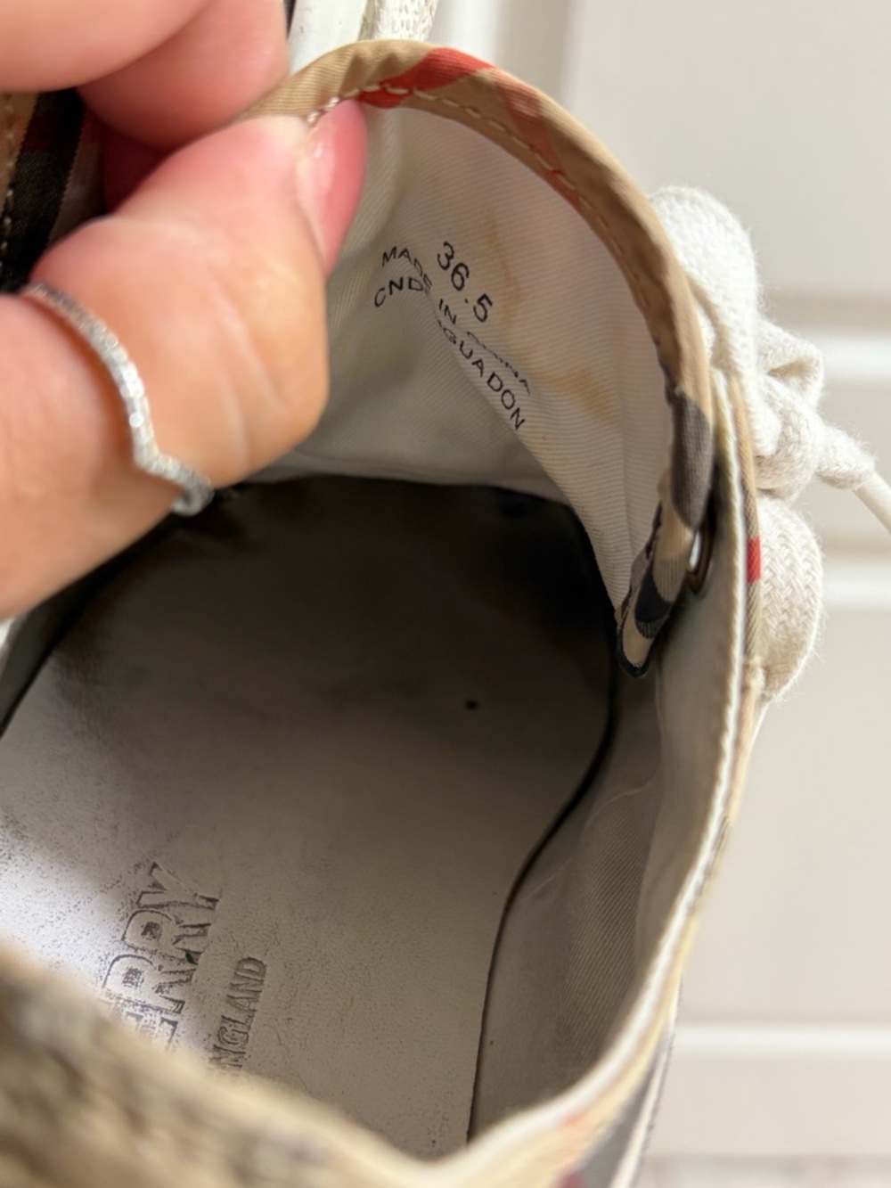 Burberry Beige Check Low-Top Sneaker with Logo - Picture 7 of 7